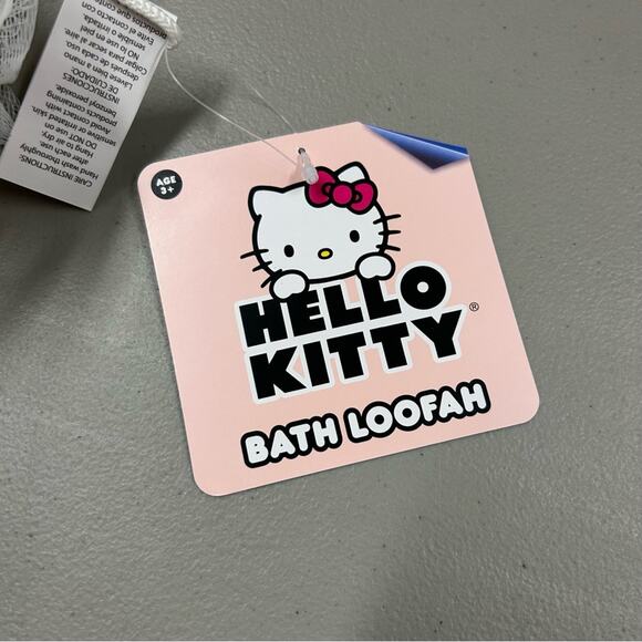 Hello Kitty Bathroom Shower Bath Set with Rug / Mat, 2 Towels, Loofah NWT Sanrio - Picture 7 of 7